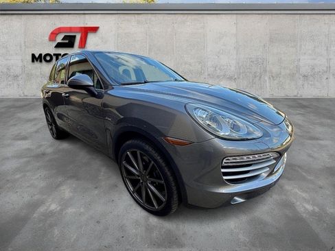 Used 2014 Porsche Cayenne Diesel Platinum Edition image 7