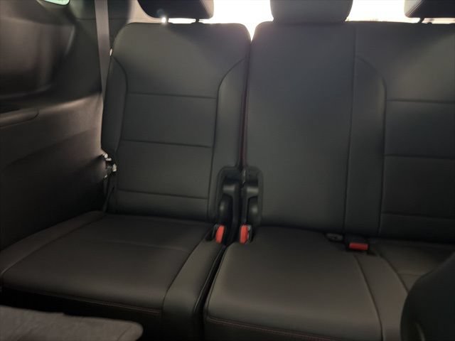 New 2026 Chevrolet Traverse RS w/ LPO, Floor Liner Package FWD image 29