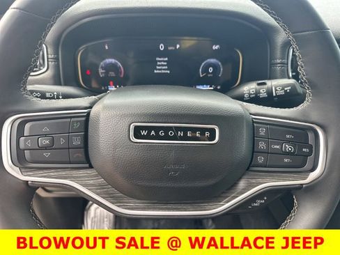 Certified 2024 Jeep Wagoneer Series II w/ Flexible Seating Group image 20