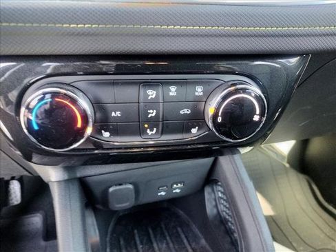 Used 2025 Chevrolet TrailBlazer ACTIV image 25