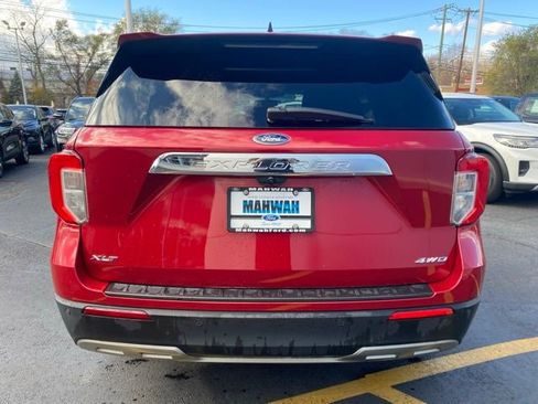 Used 2021 Ford Explorer XLT w/ Equipment Group 202A image 5