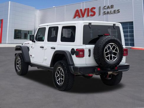 Used 2025 Jeep Wrangler Unlimited Rubicon w/ Convenience Group AWD/4WD image 9