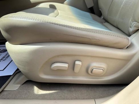 Used 2015 Nissan Pathfinder Platinum w/ Family Entertainment Package image 13