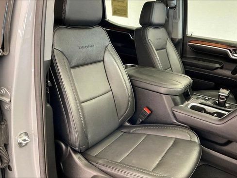 Used 2025 GMC Sierra 1500 Denali w/ Denali Reserve Package AWD/4WD image 6