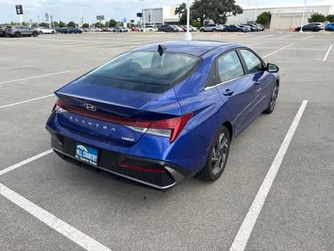 Used 2024 Hyundai Elantra Limited FWD image 5