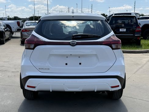 Used 2024 Nissan Kicks S FWD image 6