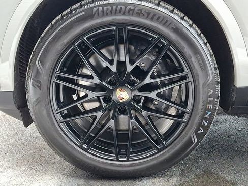 Certified 2026 Porsche Cayenne Coupe image 15