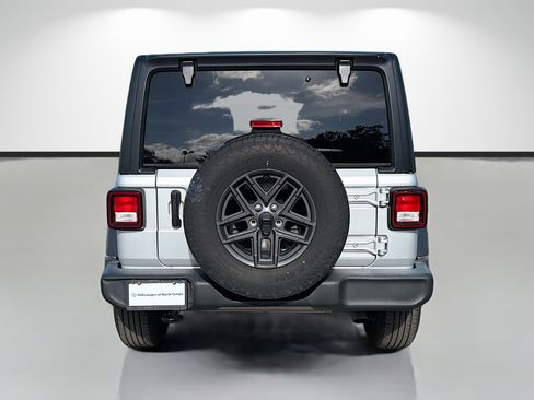 Used 2024 Jeep Wrangler Unlimited Sport AWD/4WD image 4