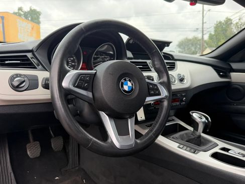 Used 2011 BMW Z4 sDrive30i RWD image 13