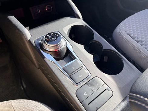 Used 2020 Ford Escape SE image 10