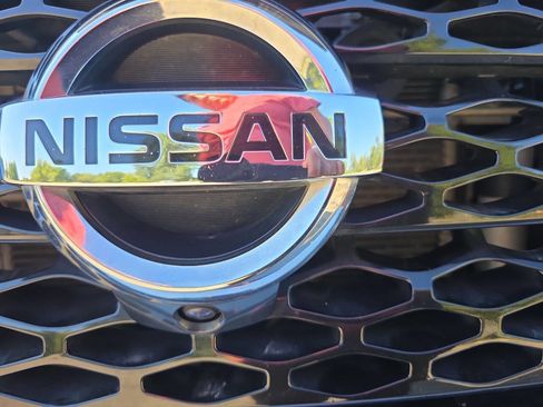 Used 2019 Nissan Armada SV image 40