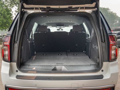 Used 2021 Chevrolet Tahoe LT w/ Luxury Package AWD/4WD image 18