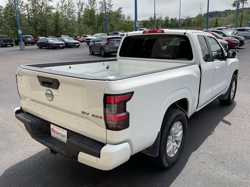 Used 2023 Nissan Frontier SV w/ Technology Package AWD/4WD image 5