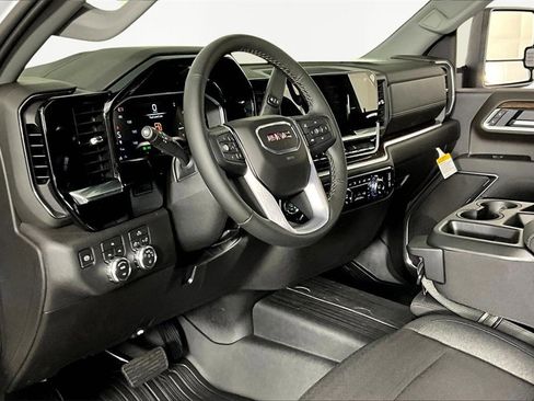 New 2026 GMC Sierra 2500 SLE w/ SLE Value Package; image 8