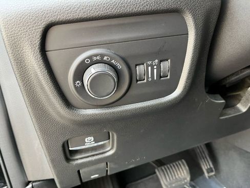 Used 2024 Jeep Grand Cherokee L Laredo AWD/4WD image 15