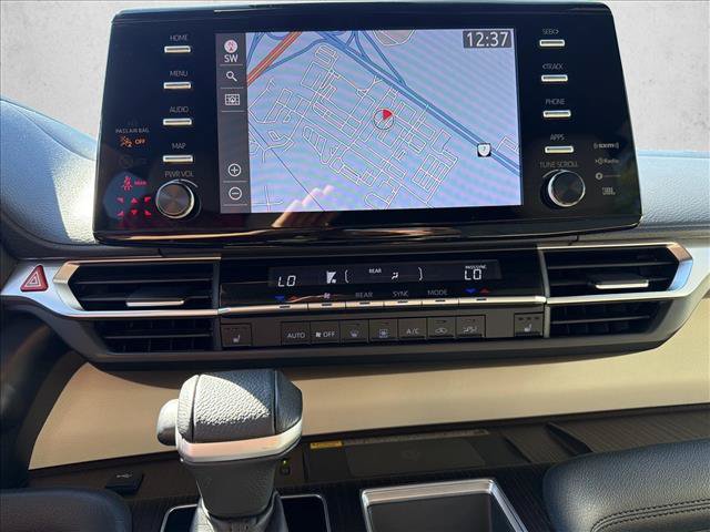 Used 2022 Toyota Sienna XLE w/ XLE Plus Package FWD image 19