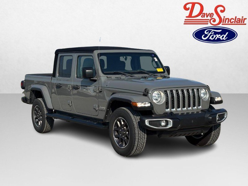 Used 2022 Jeep Gladiator Overland w/ Cold Weather Group AWD/4WD image 4