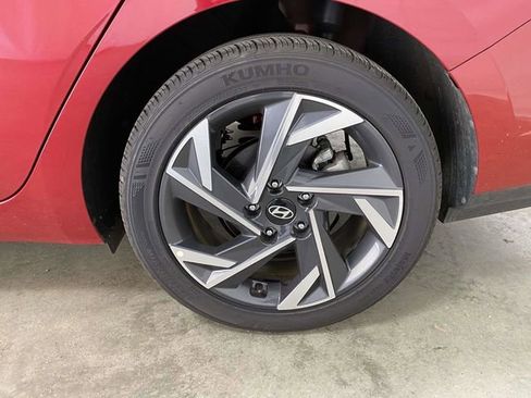 Certified 2025 Hyundai Elantra Sport image 8