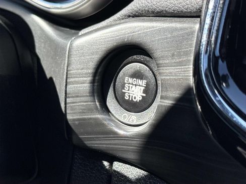 Used 2019 Jeep Grand Cherokee Altitude AWD/4WD image 20