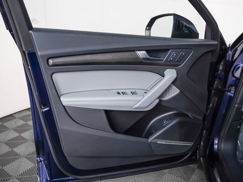 Used 2021 Audi Q5 Premium Plus w/ Premium Plus Package image 24