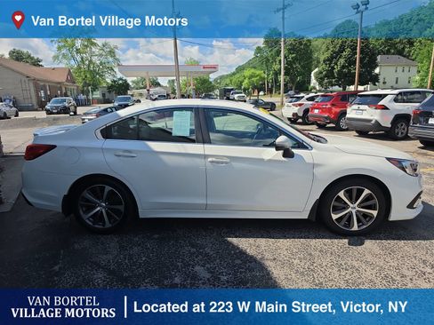 Used 2018 Subaru Legacy 3.6R Limited AWD/4WD image 4