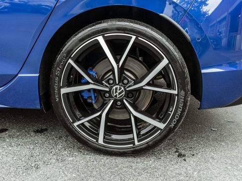 Used 2024 Volkswagen Golf R AWD/4WD image 31