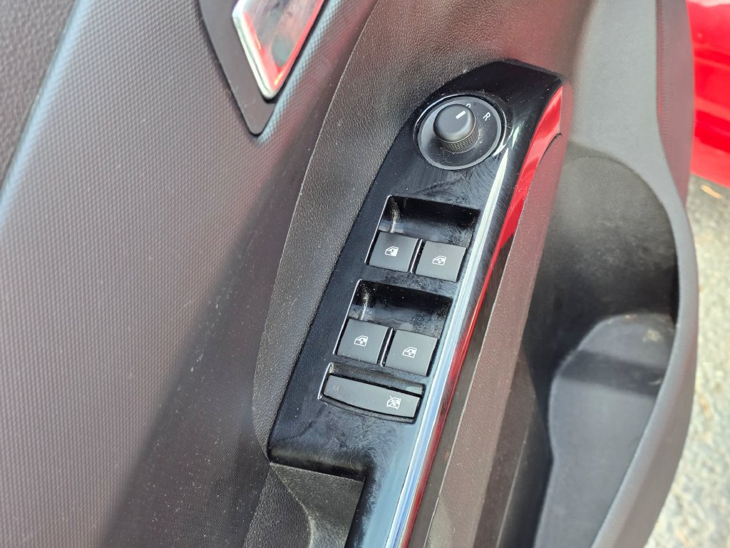 Used 2018 Chevrolet Sonic LT w/ Convenience Package FWD image 11