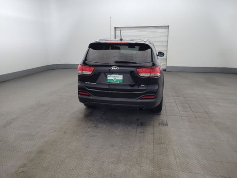 Used 2017 Kia Sorento AWD image 7