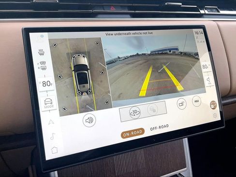 Used 2025 Land Rover Range Rover Autobiography image 23