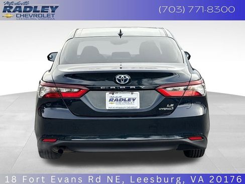 Used 2021 Toyota Camry LE image 4
