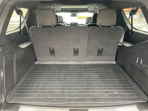 Used 2024 Chevrolet Suburban Z71 w/ Z71 Off-Road Package image 21