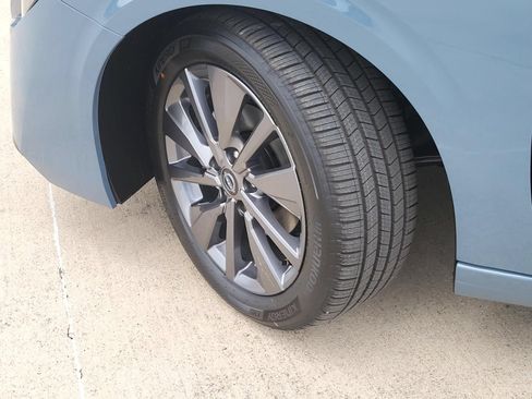 New 2026 Nissan Sentra SL FWD image 9