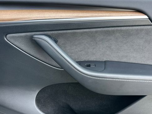 Used 2023 Tesla Model Y Long Range image 23