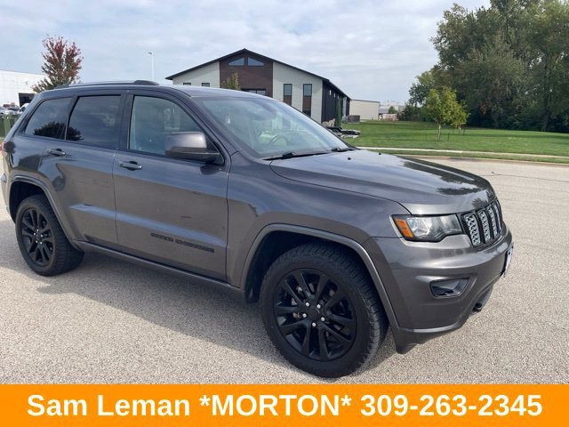 Used 2018 Jeep Grand Cherokee Laredo AWD/4WD image 1