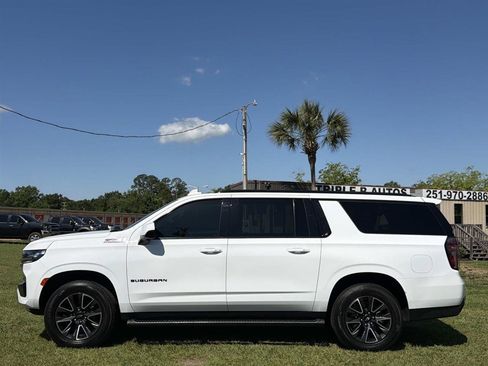 Used 2022 Chevrolet Suburban Z71 AWD/4WD image 3