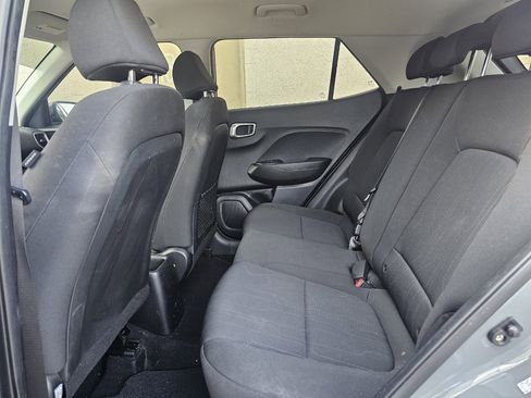 Used 2021 Hyundai Venue SE image 29