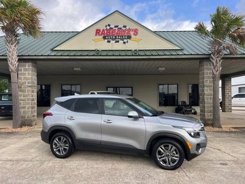 Used 2022 Kia Seltos LX image 1