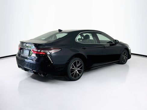 Used 2024 Toyota Camry SE FWD image 9