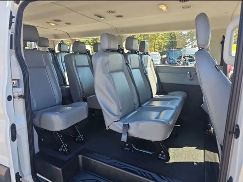 Used 2017 Ford Transit 350 XL image 10