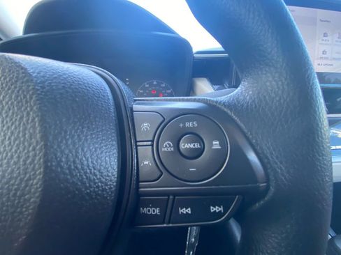 Used 2025 Toyota Corolla LE FWD image 19