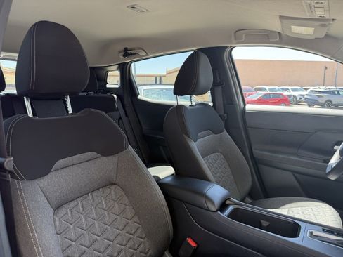 Used 2025 Nissan Kicks SV FWD image 33