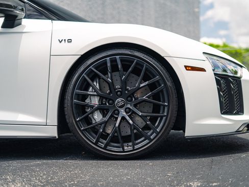 Used 2018 Audi R8 V10 plus AWD/4WD image 31