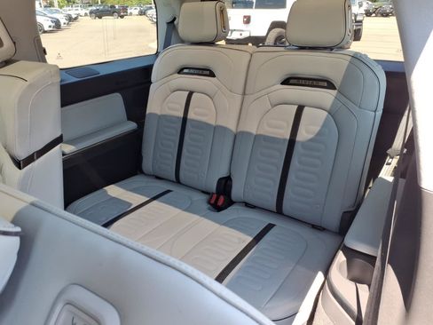Used 2024 Rivian R1S Adventure AWD/4WD image 17