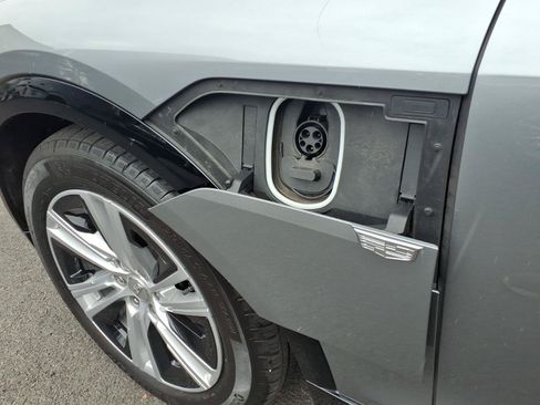Certified 2024 Cadillac Lyriq Tech AWD/4WD image 12
