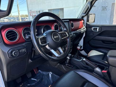 Used 2019 Jeep Wrangler Unlimited Rubicon image 2