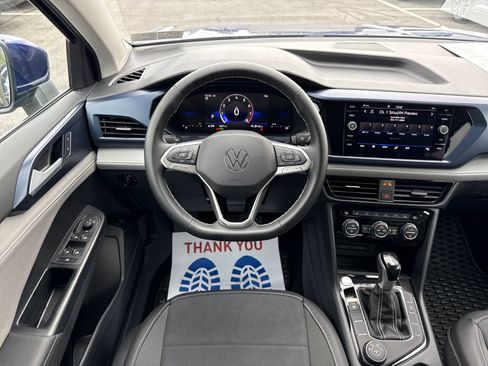 Certified 2024 Volkswagen Taos SE image 20