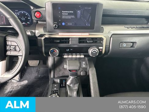 Used 2025 Toyota Tacoma TRD Off-Road AWD/4WD image 31