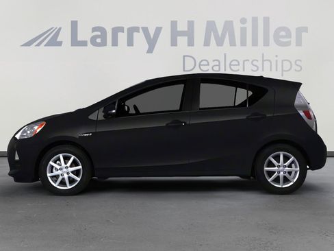 Used 2012 Toyota Prius C Three image 3