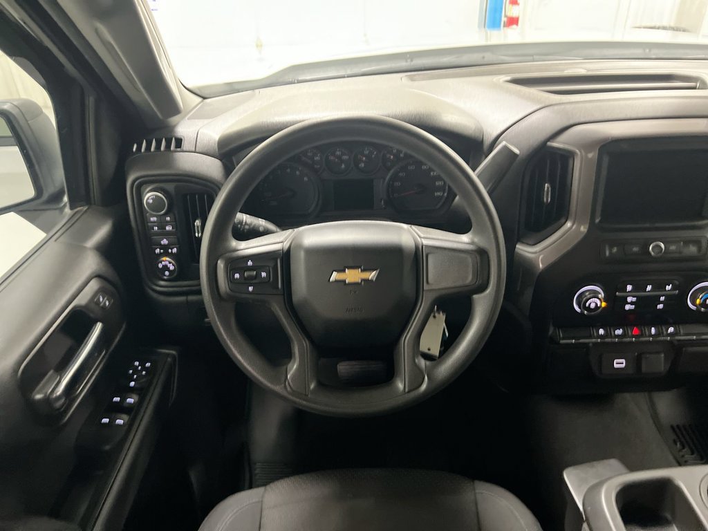Used 2020 Chevrolet Silverado 1500 Custom w/ Custom Value Package AWD/4WD image 11