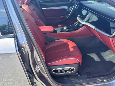 Used 2025 Jeep Wagoneer S Launch Edition image 17